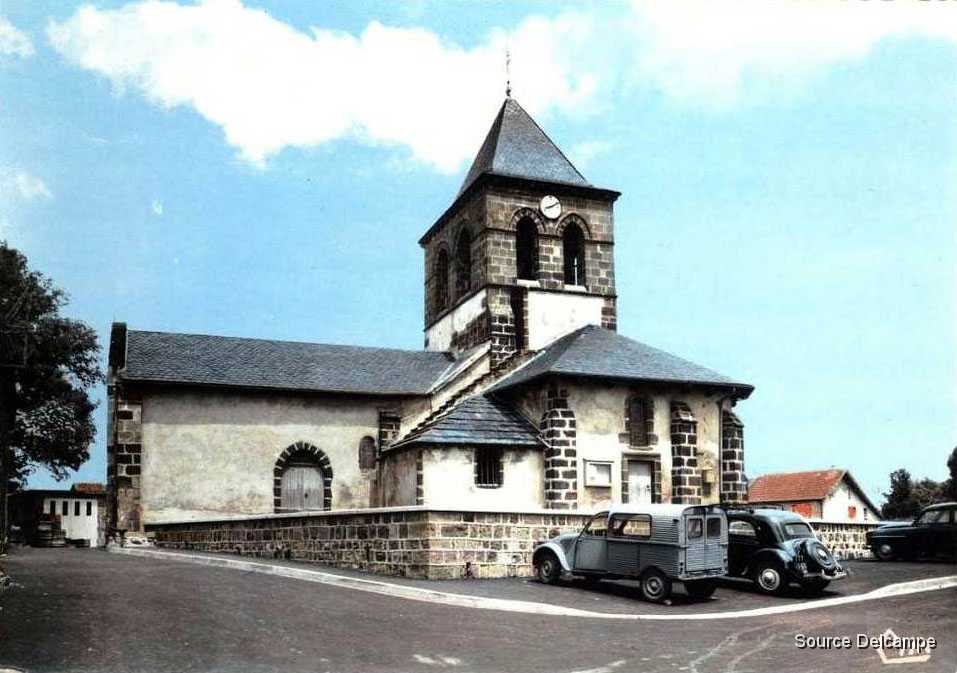 63 Saint Ours Les Roches L Eglise.jpg